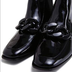 TORY BURCH Adrien Chain Bit Chelsea Bootie Black patent Leather 7M
